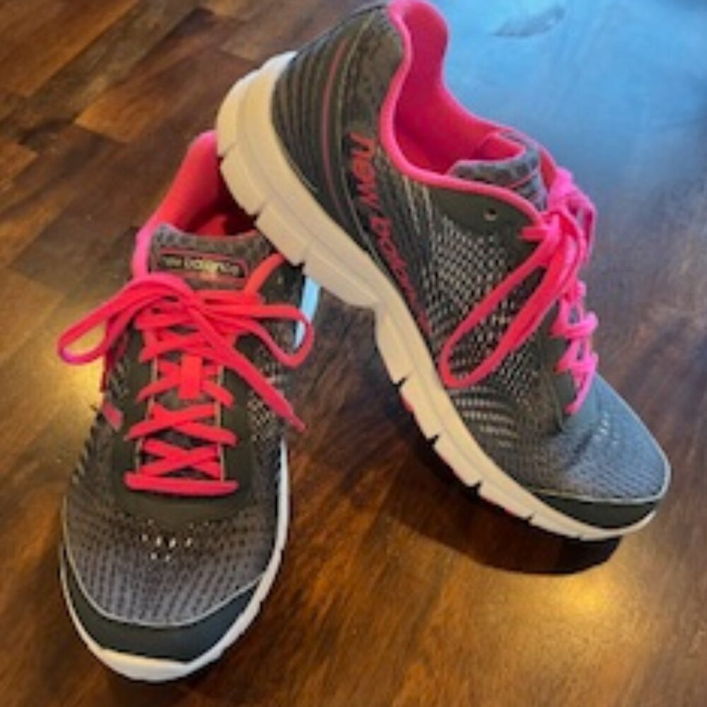 New Balance 575 Cush Dark Gray And Pink Sneaker SZ. 9.5